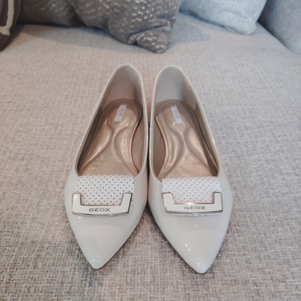 Geox Respira Women's White Flats - Picture 2 of 6